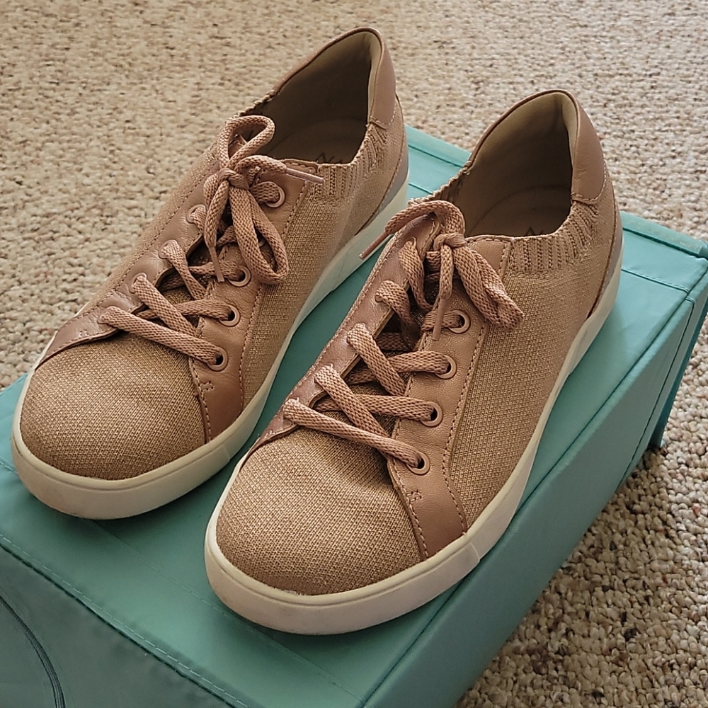 Naturalizer - Morrison Sneakers(Sz 9.5)